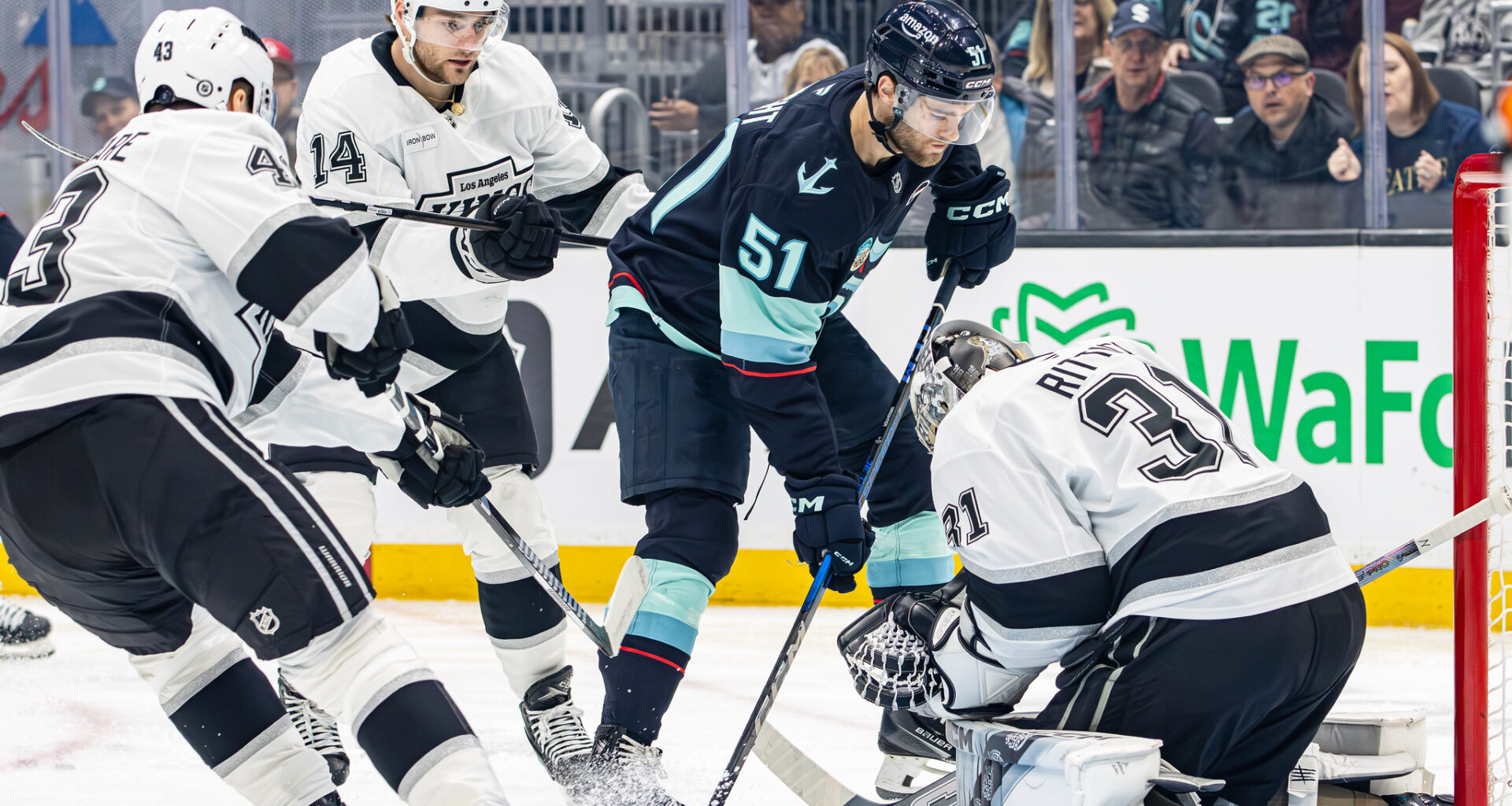 Seattle finishes the road trip with a stop in LA!