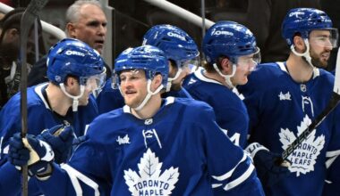 Day after coaching shakeup, Maple Leafs snap losing streak
