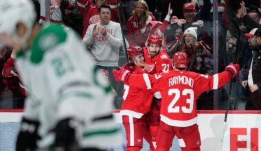 Larkin gets tying goal late in 3rd and winner in OT as Red Wings beat Stars 4-3 for 3rd straight win
