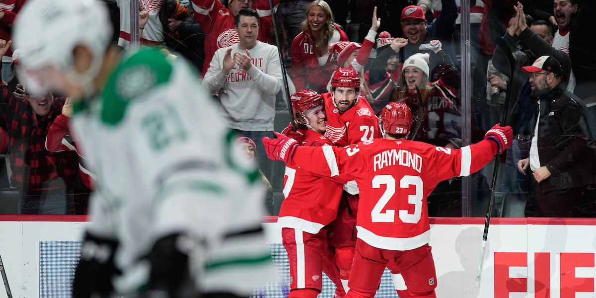 Larkin gets tying goal late in 3rd and winner in OT as Red Wings beat Stars 4-3 for 3rd straight win