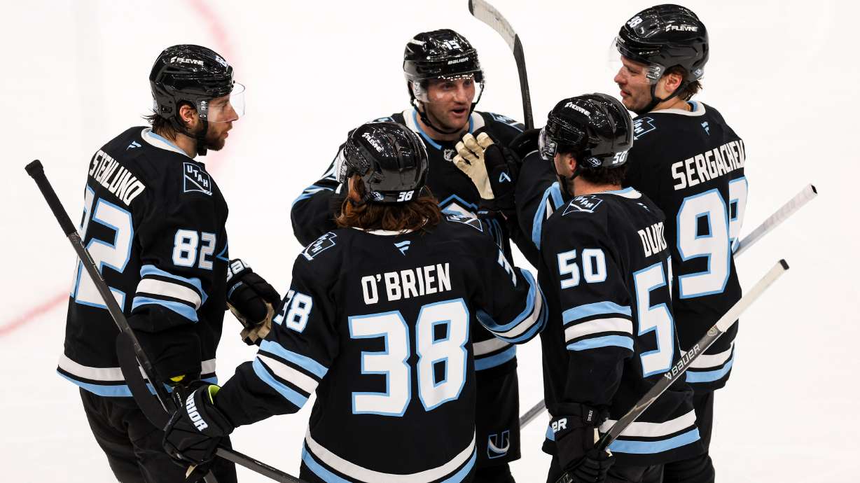 Colorado's Wedgewood records shutout as Avalanche edge Mammoth 1-0