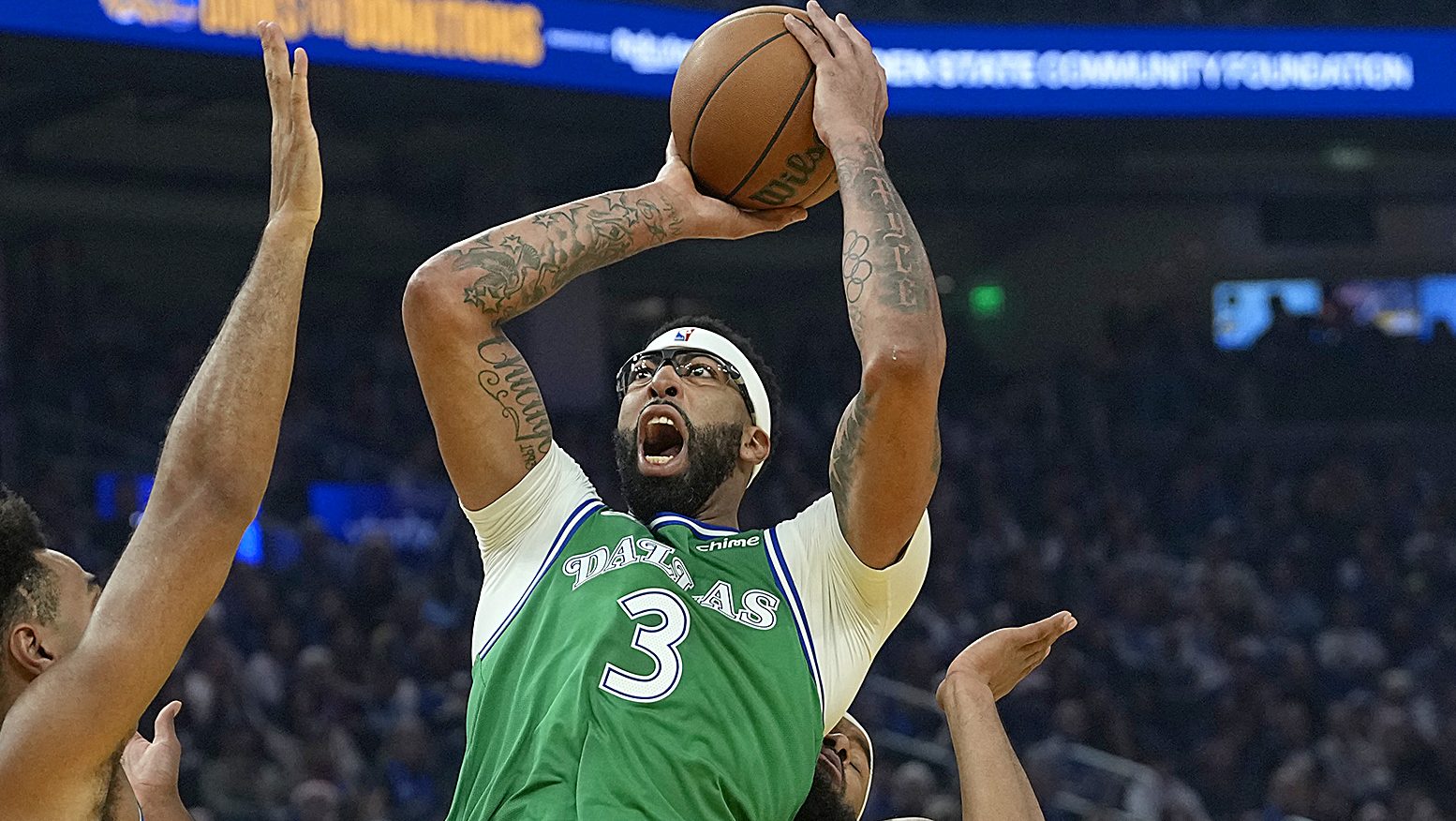 Mavericks Get Update on Latest Anthony Davis injury
