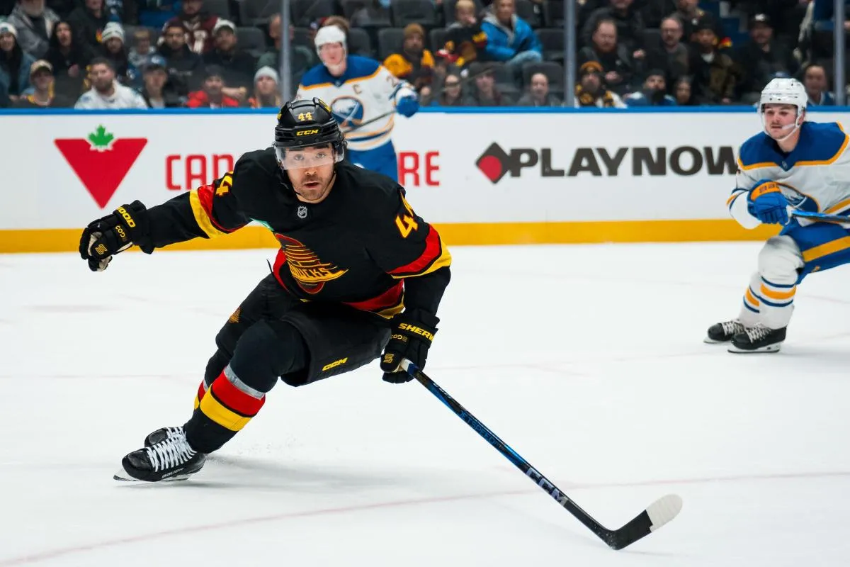 Western Conference team enters the mix to acquire Vancouver Canucks forward Kiefer Sherwood