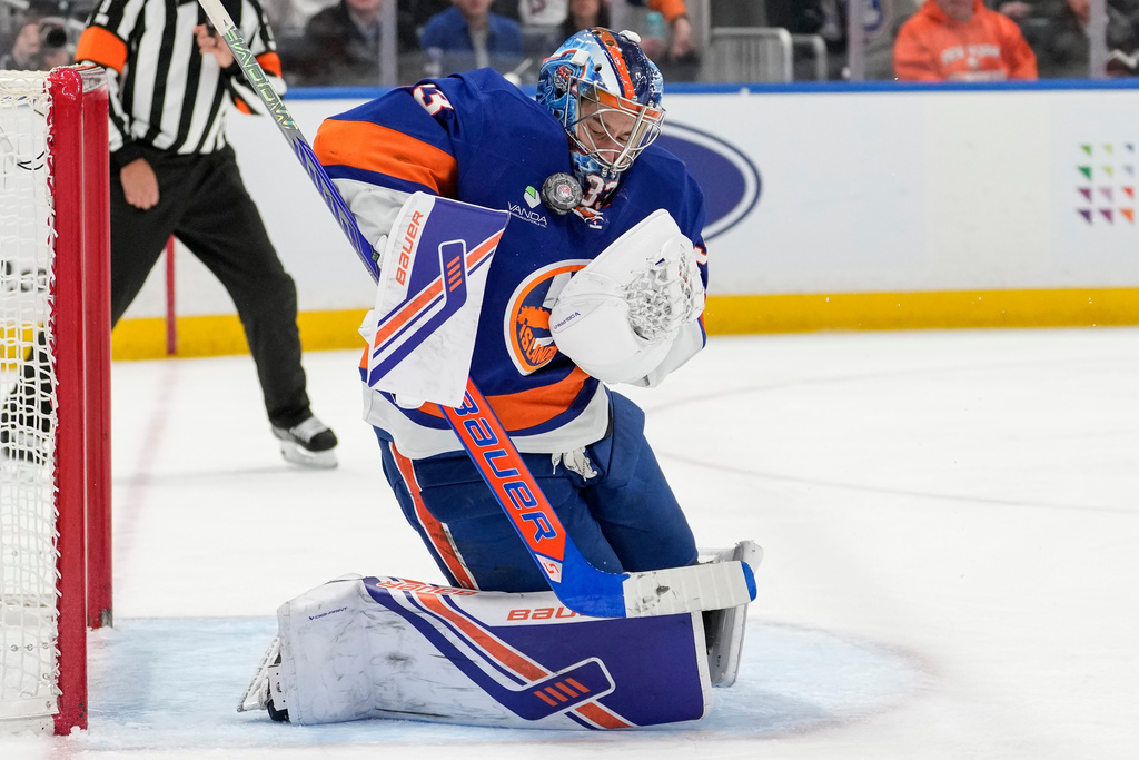 Lee scores early, Rittich makes 27 saves in Islander win over Rangers