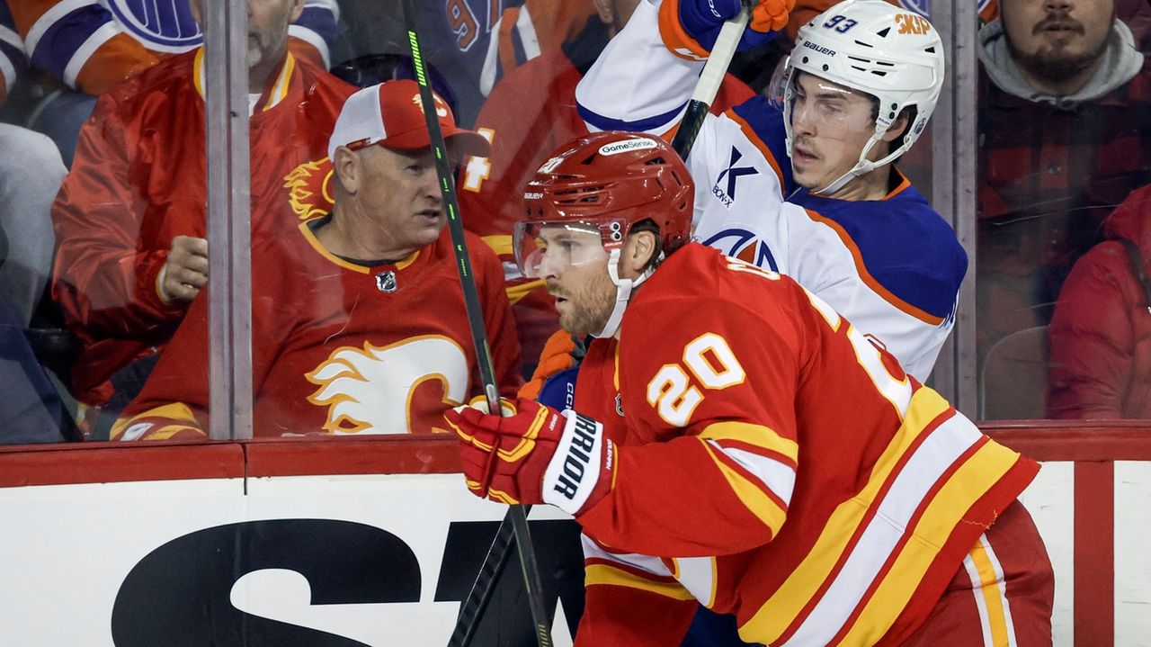 Blake Coleman scores late as Flames edge Oilers 3-2