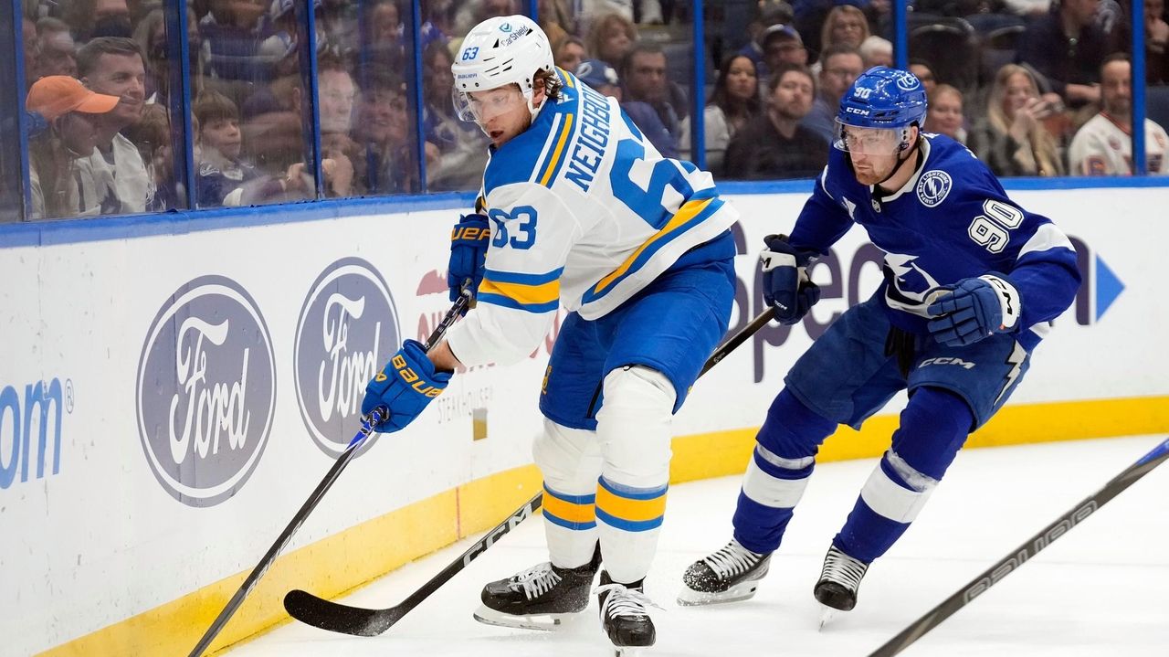 Lightning, defenseman JJ Moser agree on 8-year, $54 million extension