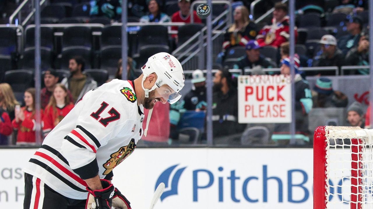 Blackhawks captain Nick Foligno to return vs Penguins, Frank Nazar added to IR