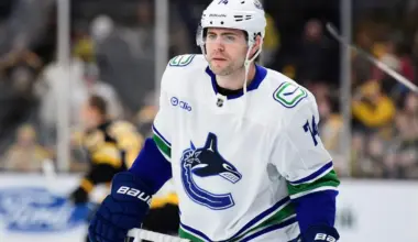 Vancouver Canucks make eye-opening decision to healthy scratch veteran forward against the Seattle K