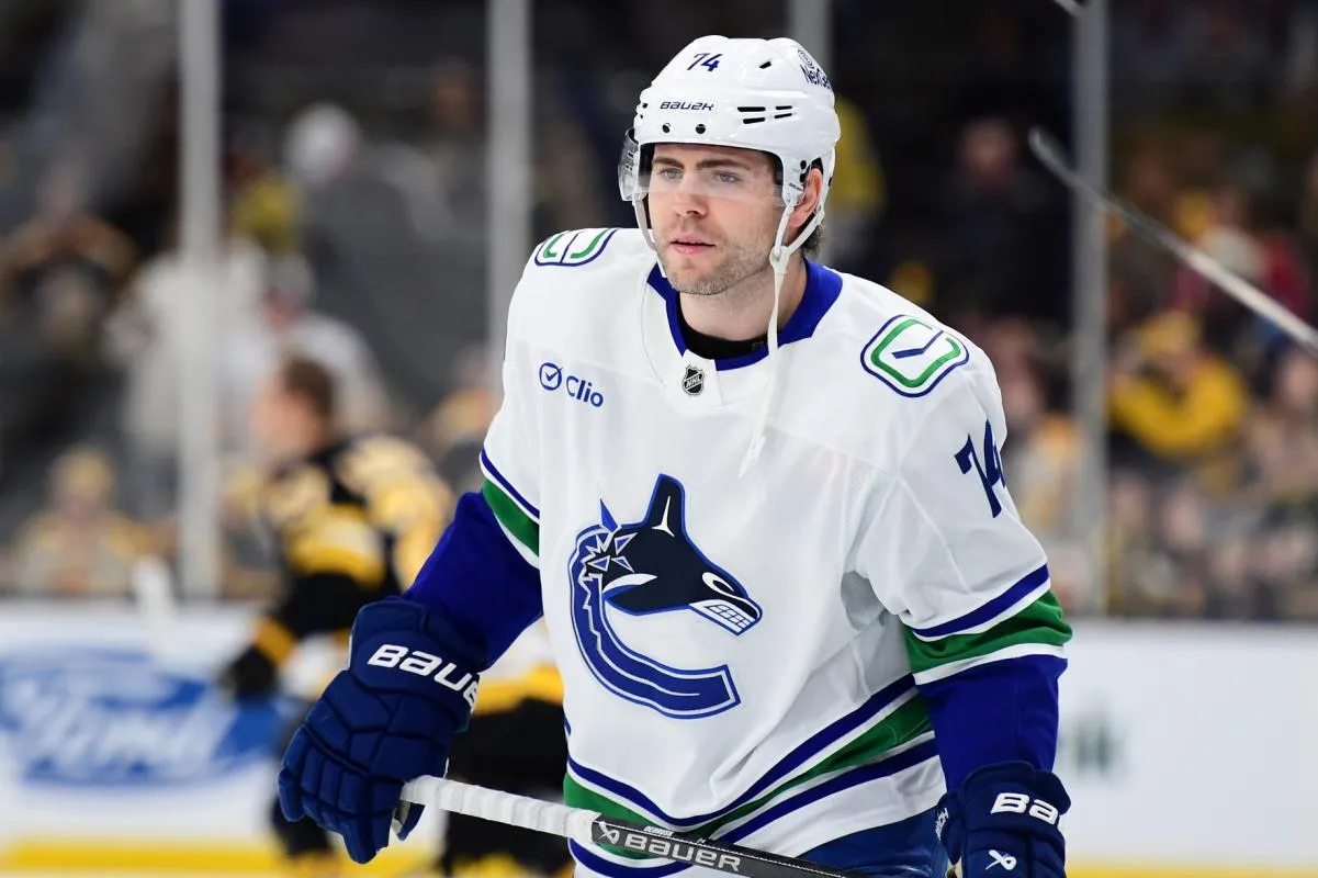 Vancouver Canucks make eye-opening decision to healthy scratch veteran forward against the Seattle K
