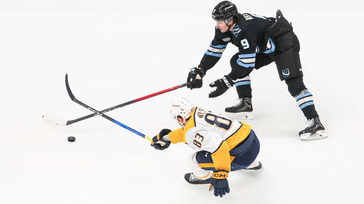 Nashville's Stamkos nets 2 goals in 2 minutes to sink Mammoth