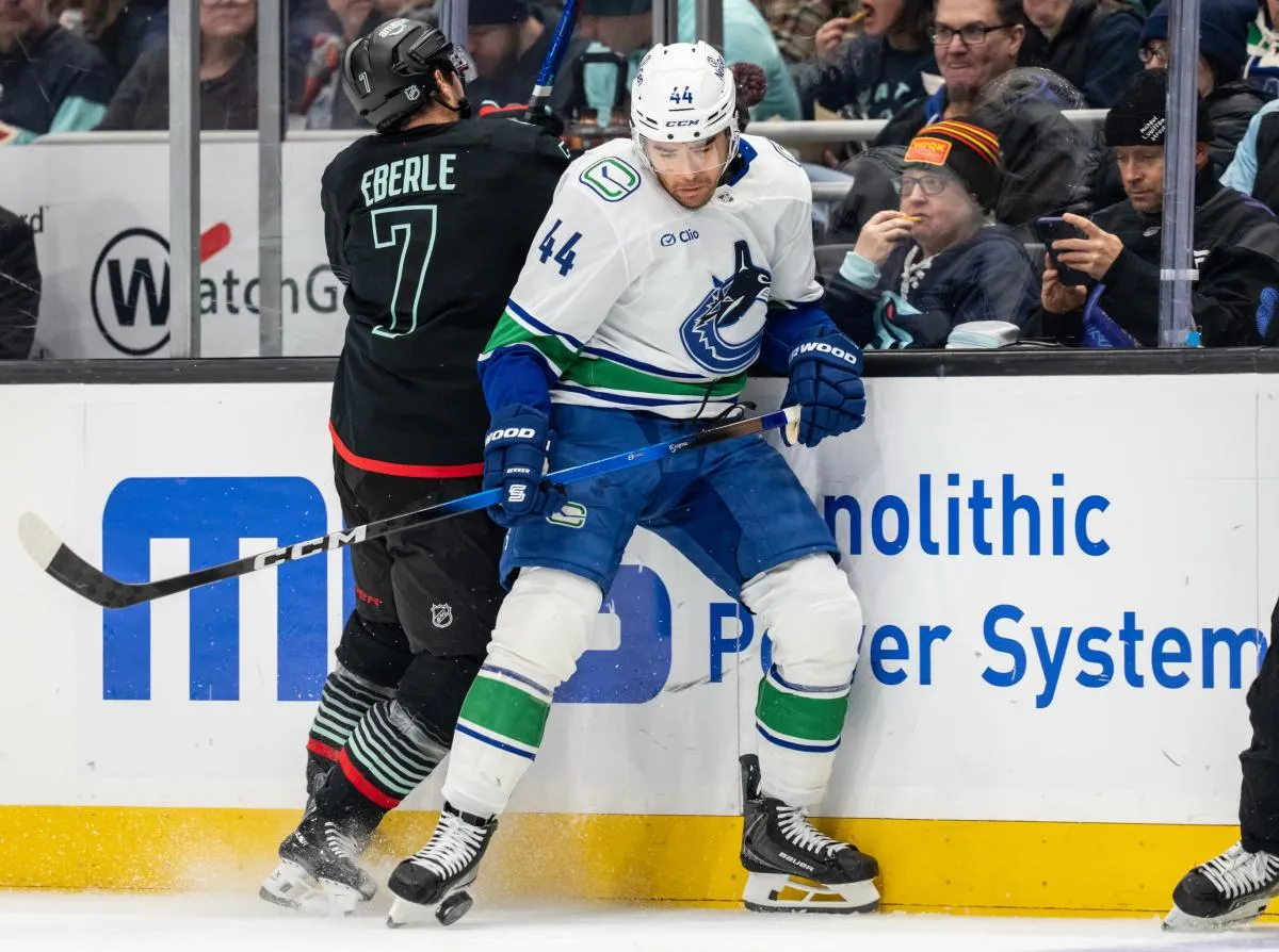 NHL insider links Vancouver Canucks forward Kiefer Sherwood to Pacific Division rival