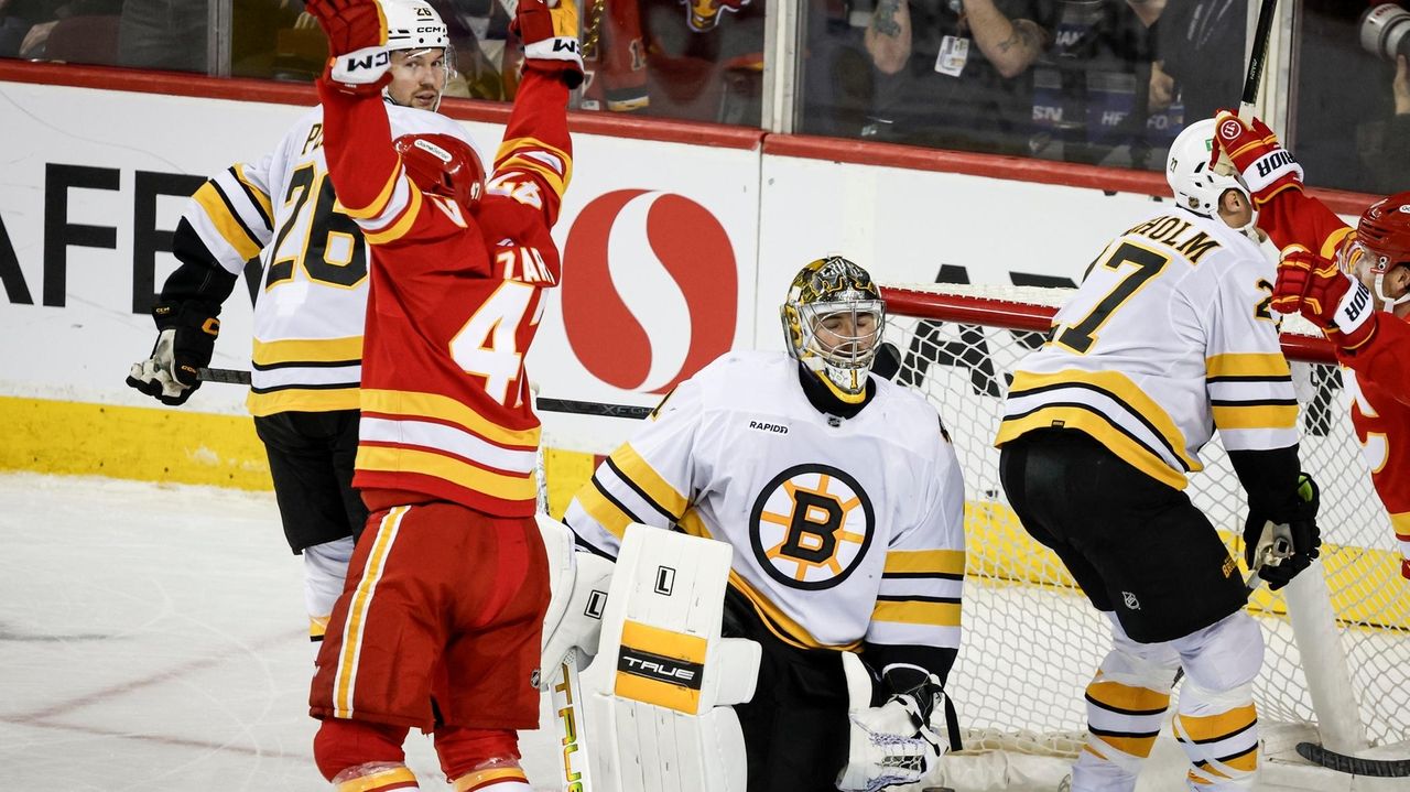 Connor Zary scores on OT power play to lift the Flames past the Bruins, 2-1