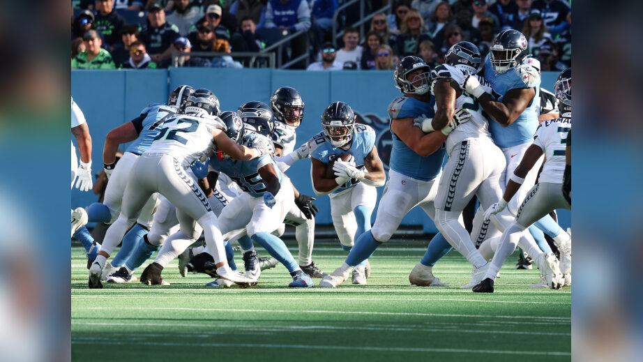 Titans running back Tony Pollard carries the ball against Seattle. Pollard has back-to-back 100-yard games for the first time in his Tennessee career after performances at Cleveland and San Francisco. FILE