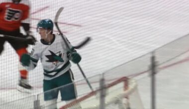 Konecny gets 500th NHL point in Flyers' 4-1 win over Sharks