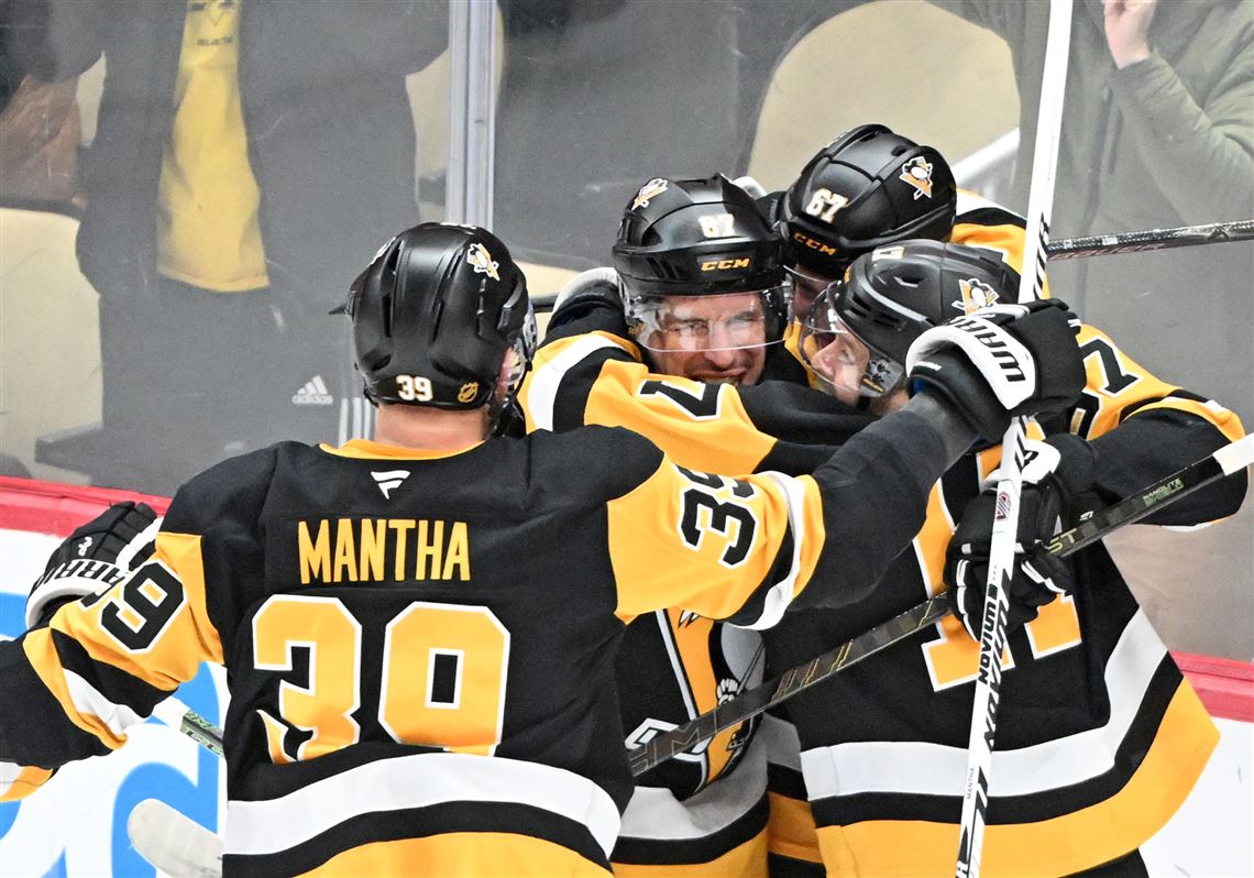 Penguins captain Sidney Crosby ties Mario Lemieux in career points