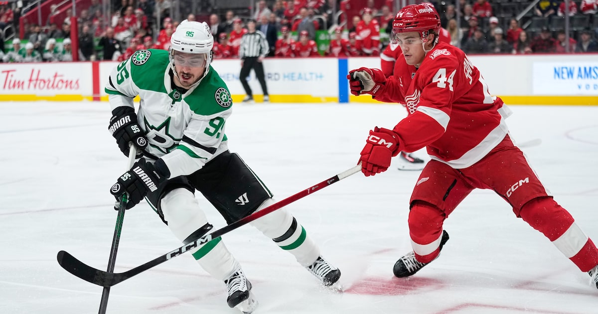 Stars’ winning streak snapped as Red Wings pull away in back-and-forth battle in Detroit