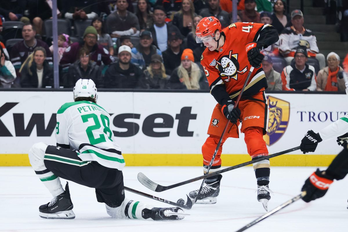 Anaheim Ducks right wing Beckett Sennecke (45) passes the puck during the NHL game against the Dallas Stars, Friday December 19th, 2025 at Honda Center in Anaheim, Calif.