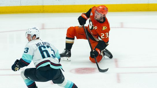 Ducks can't break through late, drop homestand finale to Kraken, 3-1