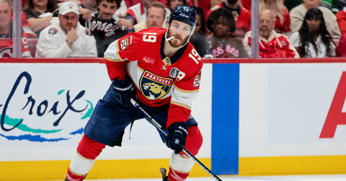 Matthew Tkachuk practices with Panthers for 1st time this season, indicating game return is near