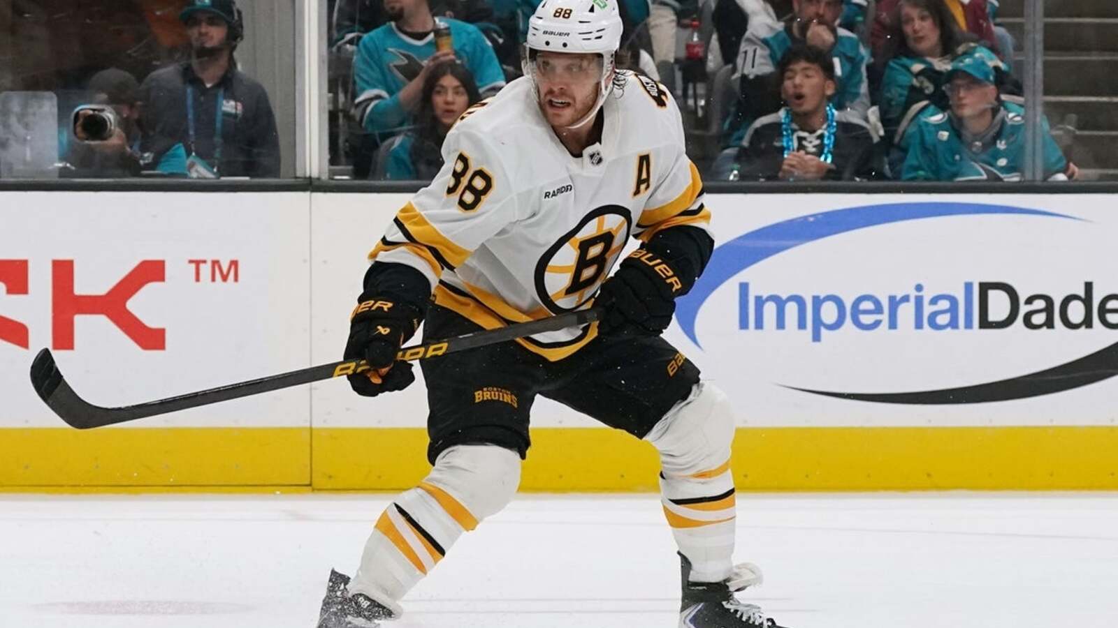 Bruins' David Pastrnak, Charlie McAvoy could return this week