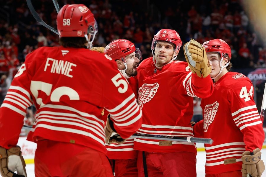 NHL: Boston Bruins at Detroit Red Wings