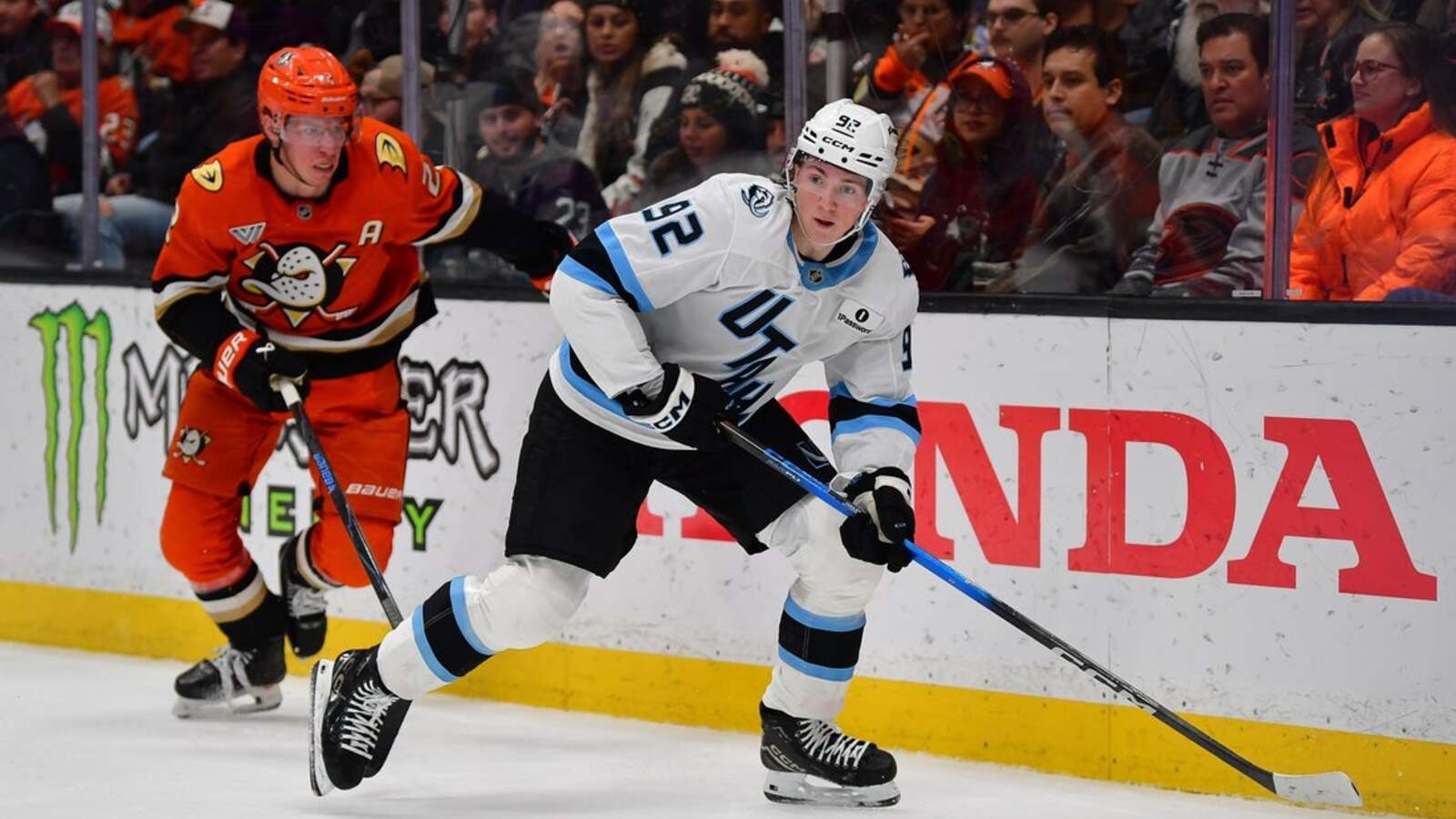 Fresh off 7-0 streak-buster, Mammoth take aim at sliding Canucks