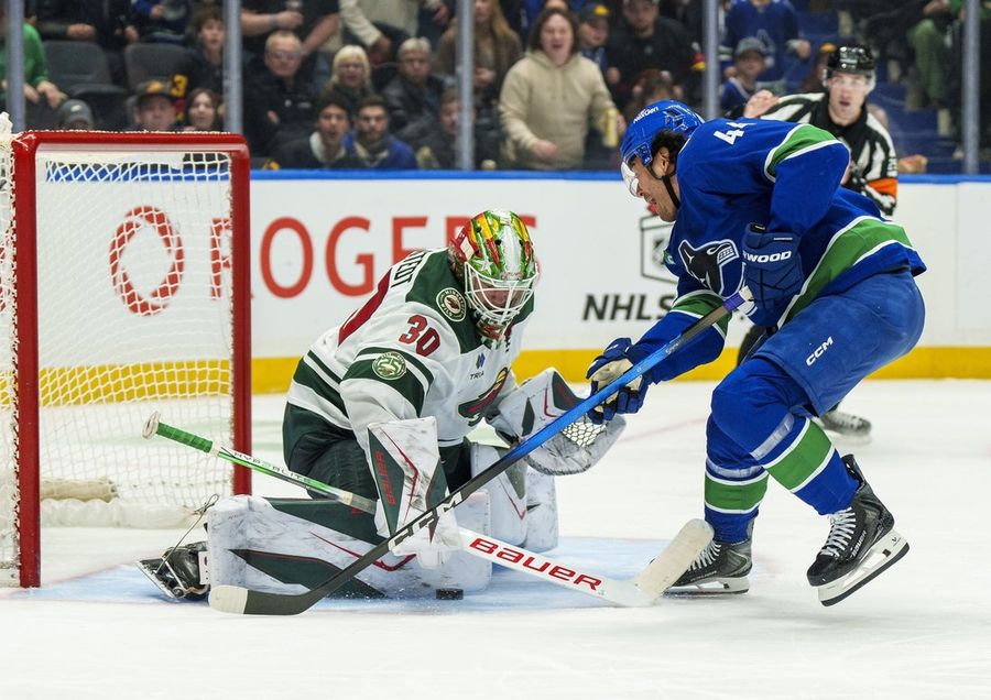 NHL: Minnesota Wild at Vancouver Canucks