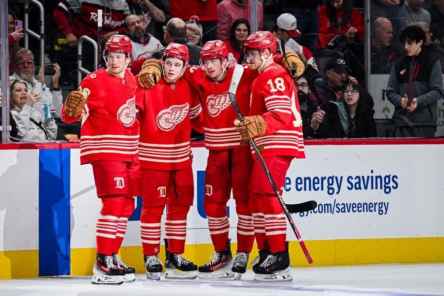 NHL: Washington Capitals at Detroit Red Wings