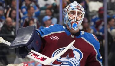 Canadian Olympic goalie hopeful Scott Wedgewood leaves Colorado Avalanche game with upper-body injury