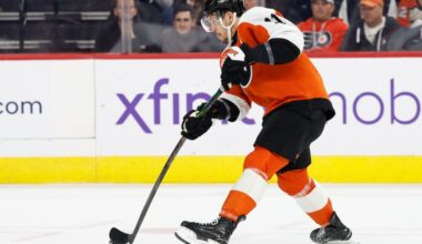 Flyers right wing Travis Konecny, shown Monday night against the Canucks, scored the opening goal against the Blackhawks on Tuesday in Chicago.