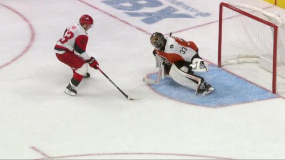 Jackson Blake scores in shootout as East-best Hurricanes top Flyers 4-3