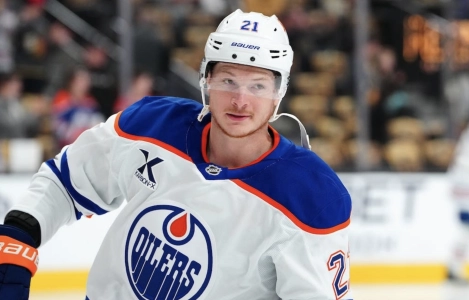 Oilers forward Trent Frederic Oilers forward Trent Frederic