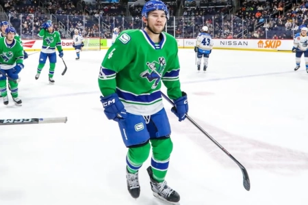 Jett Woo with the Abbotsford Canucks.