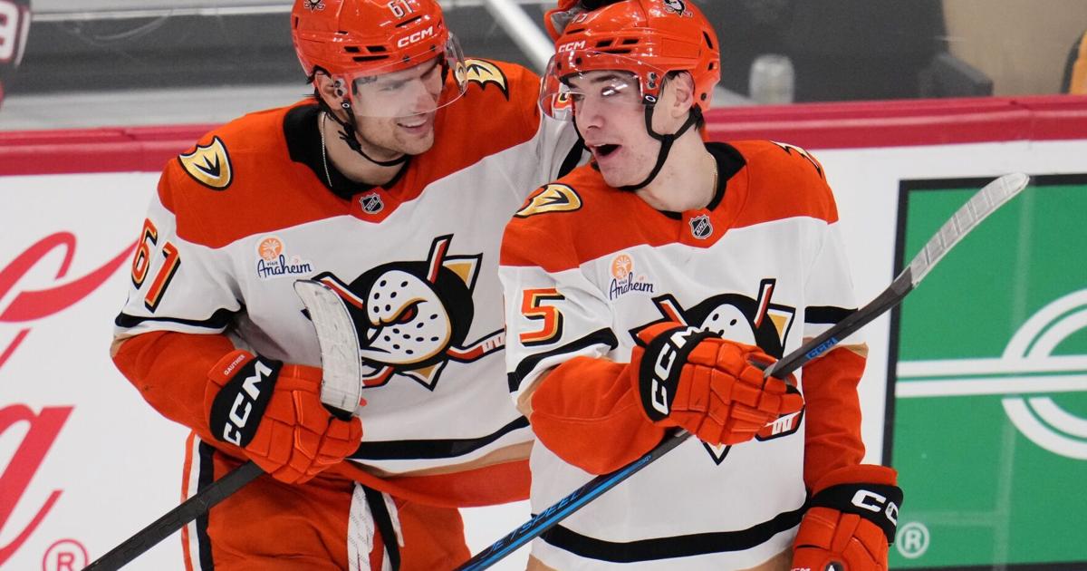 Sennecke's buzzer beater forces OT and Ducks slip by Penguins 4-3 | Sports