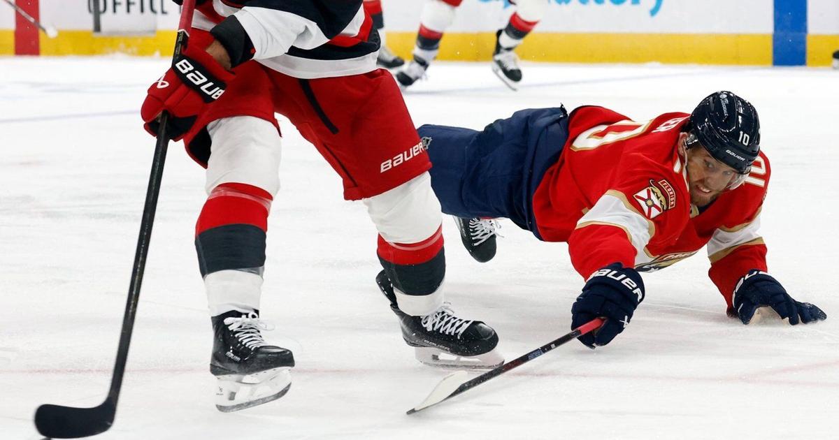 Panthers rally with five-goal third period, beat Hurricanes 5-2