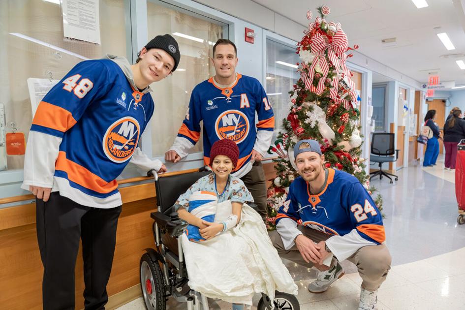 Holiday hockey heroes | | qchron.com