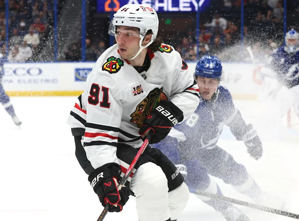 Chicago Blackhawks center Frank Nazar (91) skates against the Tampa Bay Lightning.Kim Klement Neitzel-Imagn Images