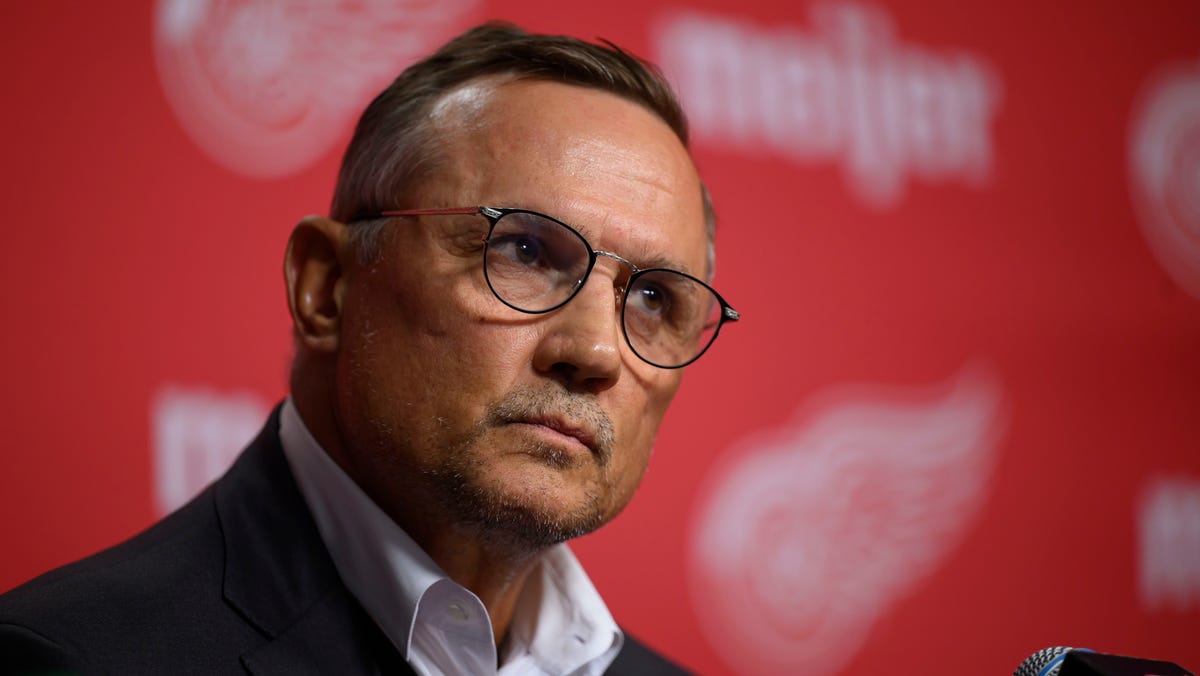 Yzerman keeps close eye on 'extremely exciting' playoff race