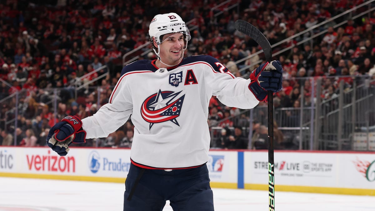 Sean Monahan exits Blue Jackets' win over Devils, doesn't return