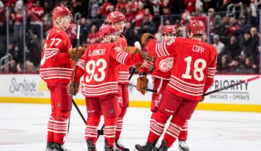 Detroit Red Wings ride hot 1st period to 5-4 win over Boston Bruins