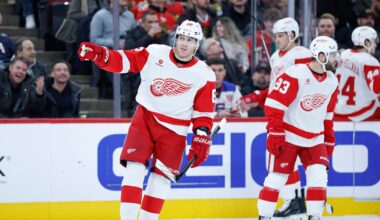 Red Wings score is 4-0 over Blackhawks, Patrick Kane nets 498th goal