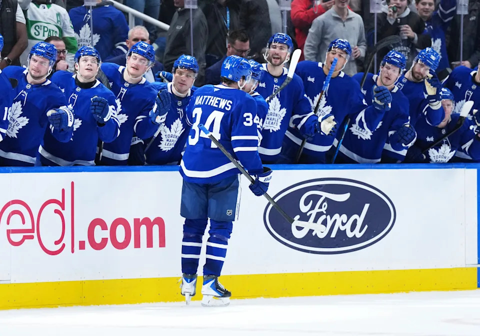 Toronto Maple Leafs center Auston Matthews (34) celebrates with the bench.Nick Turchiaro-Imagn Images