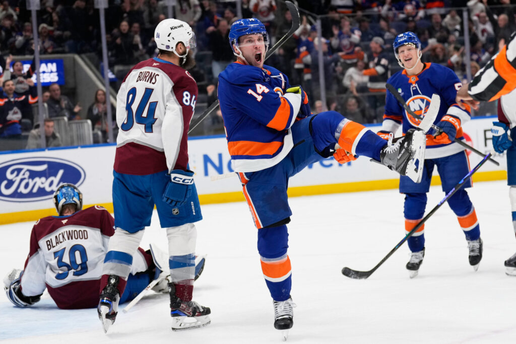 Avalanche fall 6-3 to Islanders, lose first game in regulation in over a month | 5 takeaways