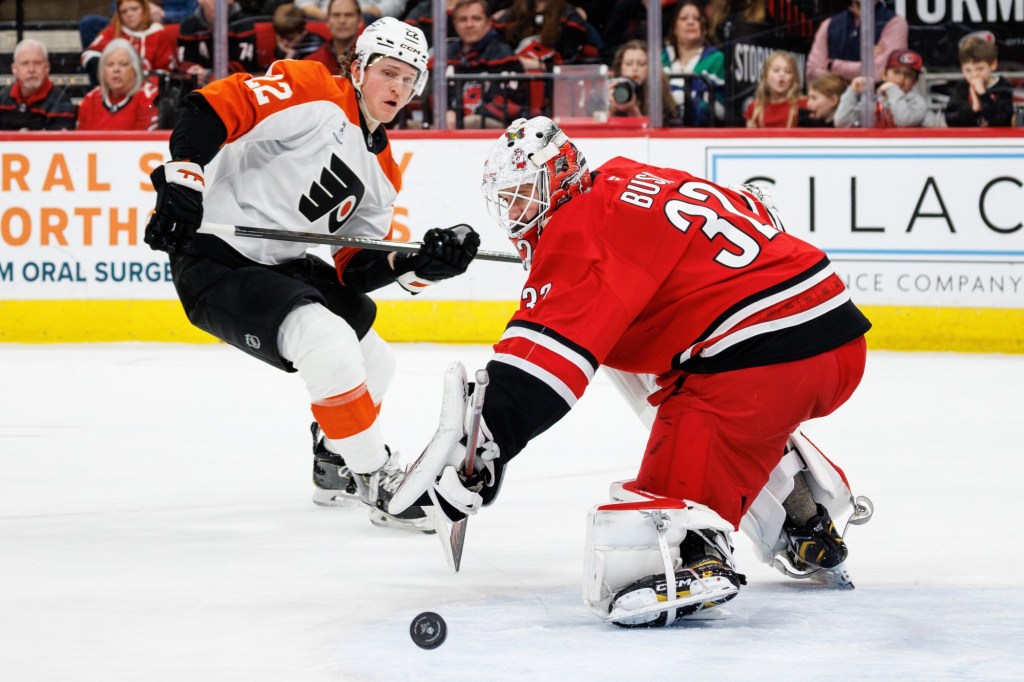 Svechnikov scores in shootout as Hurricanes beat Flyers again