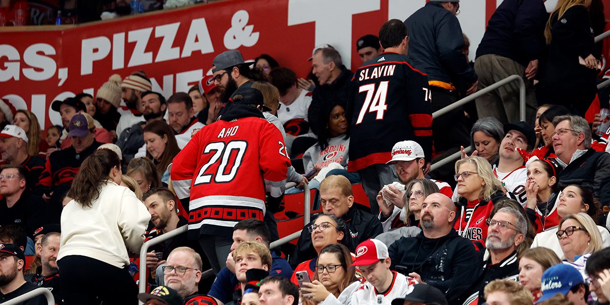 Hurricanes collapse again, lose 5-2 to Panthers