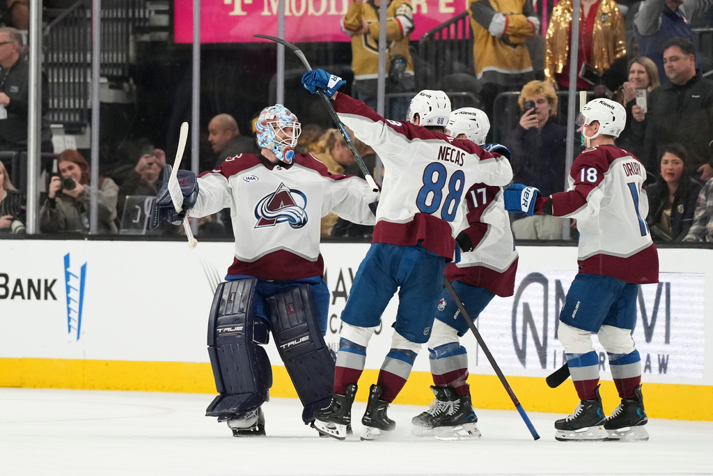 Necas scores twice, MacKinnon gets shootout winner, Avs top Knights 6-5