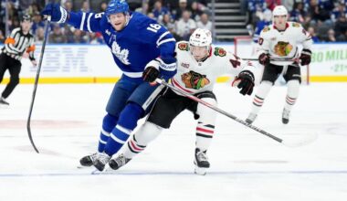 Chicago Blackhawks lose 3-2 to Toronto Maple Leafs on the road