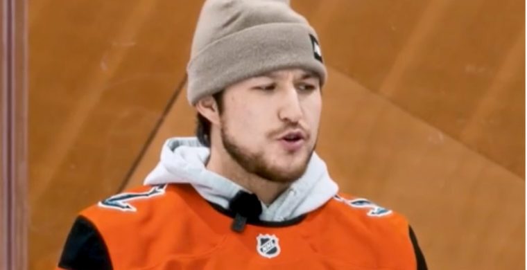 Six Nations member Brandon Montour met youth from the Muckleshoot Indian Tribe prior to the Seattle Kraken’s Indigenous Peoples Night. Photo courtesy Seattle Kraken.