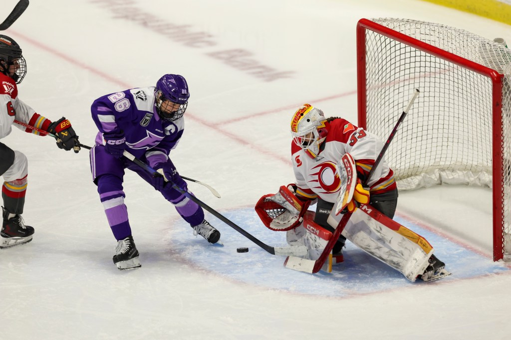 Chicago unofficially auditions for future PWHL team in tour stop