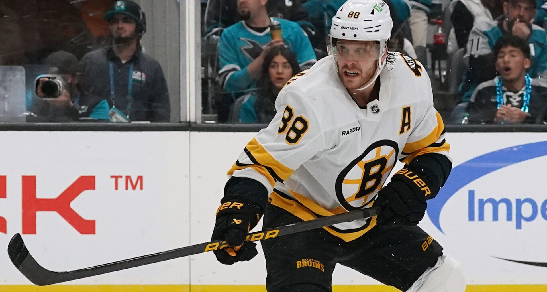Bruins Receive Concerning David Pastrnak Injury Update At Latest Practice